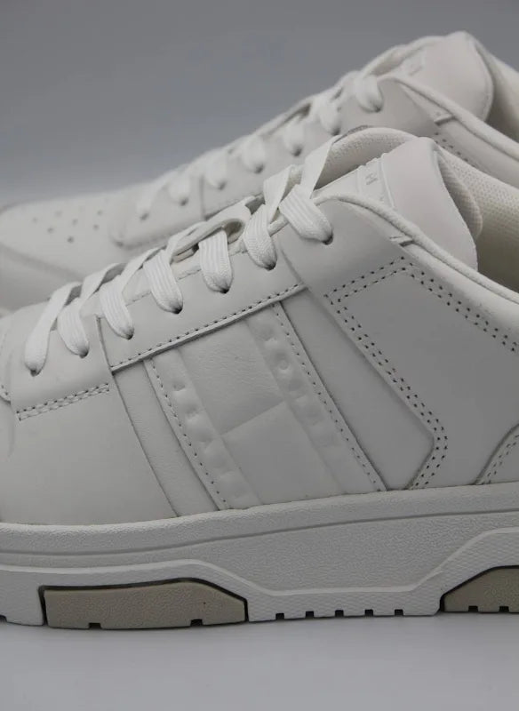 Tommy Jeans The Brooklyn LEather Footlocker Trainers White Green. Tommy Hilfiger. White. Trainers.